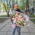 Большой букет с ранункулюсами ,гортензией и розами