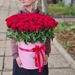 Большая коробка со 101  красной розой