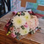 Букет Три хризантемы Магнум и гортензия