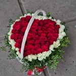 Корзина "Сердце" 101 роза красная и белая