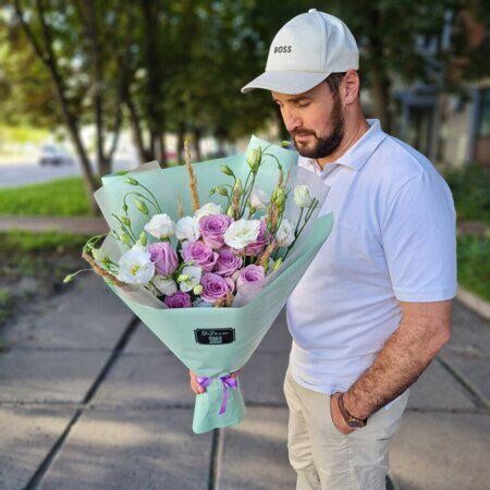 Букет Розы и Эустома всегда вместе ( белый с розовым )