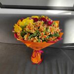 Пламенный букет из кустовых роз и альстромерий - Даниела