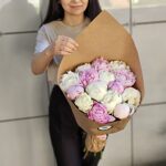 15 голландских пионов в конверте