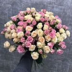 Кустовые розы ассорти (микс) в нежных тонах 70см