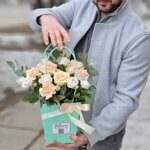 Сумочка с цветами в пастельных тонах