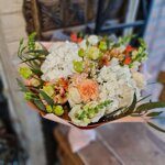 Букет с гортензией оранжево - белый