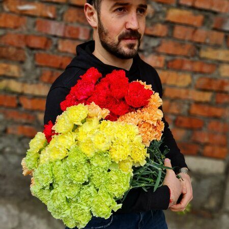 Гвоздики ассорти ярких оттенков