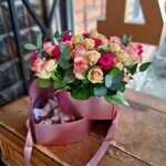 Коробка сердце с розами и сладким сюрпризом