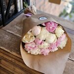 15 голландских пионов в конверте