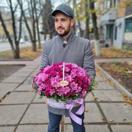 Корзина цветов " Цветные ромашки"