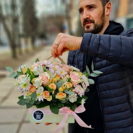 Ящик с нежными цветами - Все просто
