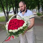 Корзина "Сердце" 101 роза красная и белая