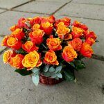 Корзина из 39 оранжевых роз "Индиния"