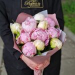 Букет 11 пионов Сара Бернар