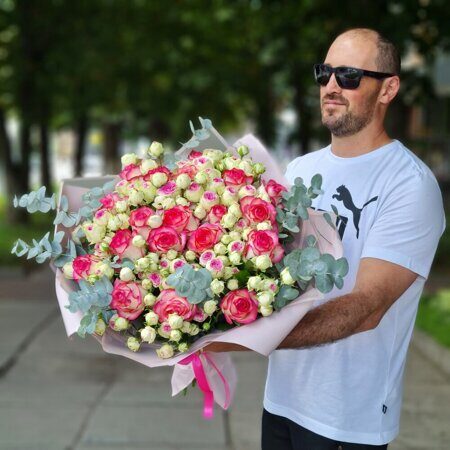 Букет Джумилия и пионовидная кустовая роза