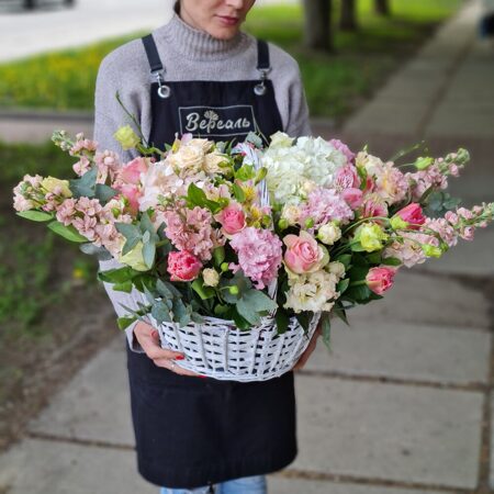 Корзина цветов " Махровая"