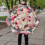 Букет- гигант из гортензий, роз и хризантем
