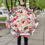 Букет- гигант из гортензий, роз и хризантем