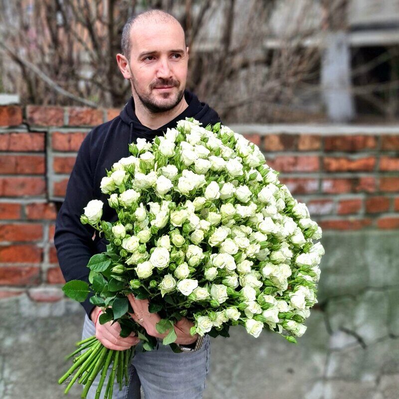 Кустовые розы Белые 60 см